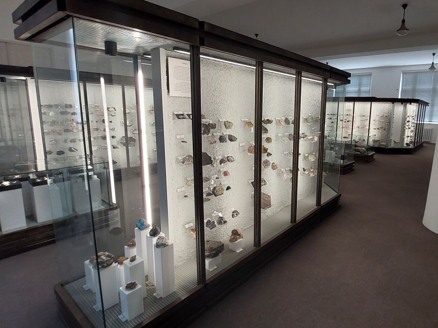 mineraly-expozice-klenoty zeme-muzeum-bratislava
